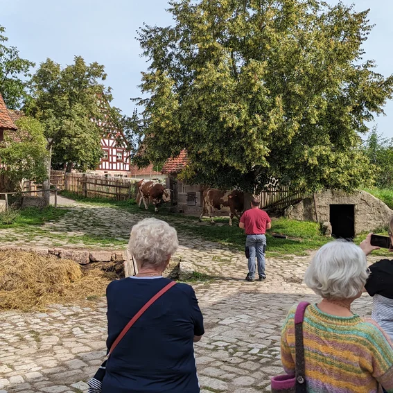 06-Führung Garten.jpg