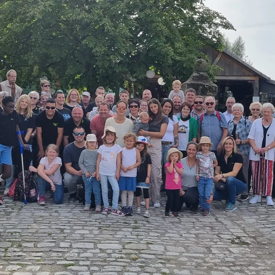 01-Gruppenbild.jpg
